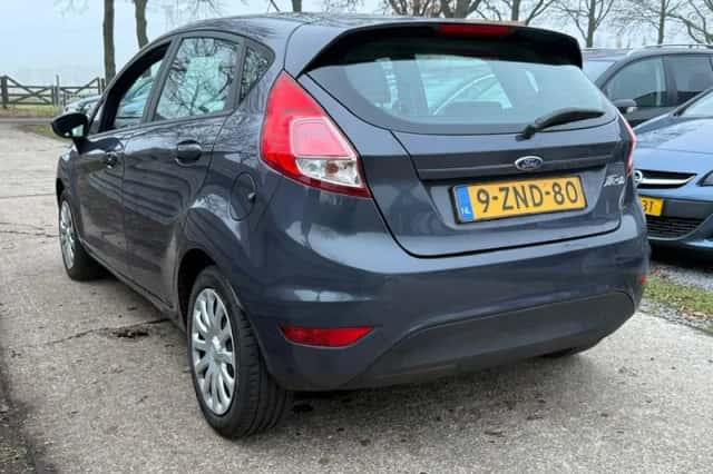 Ford Fiesta (2015) thumbnail 2