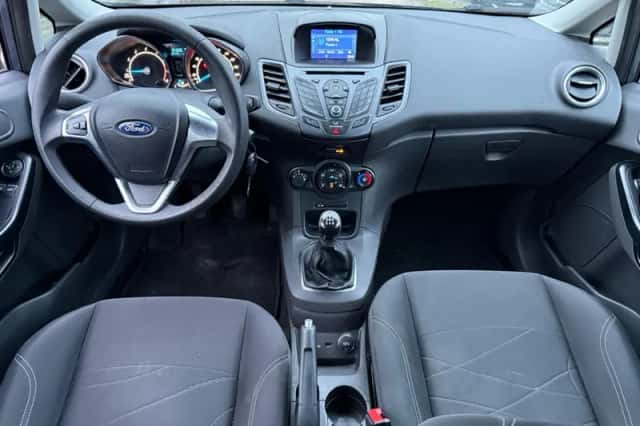 Ford Fiesta (2015) thumbnail 3