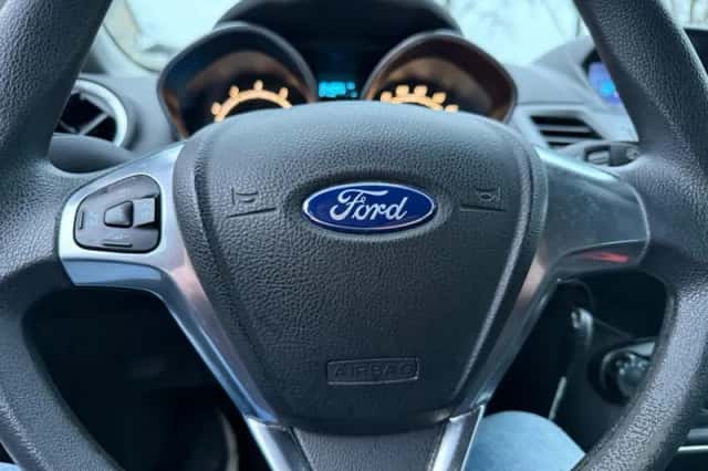 Ford Fiesta (2015) thumbnail 6