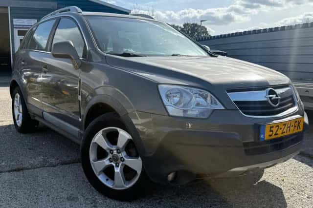 Opel Antara (2008) thumbnail 2
