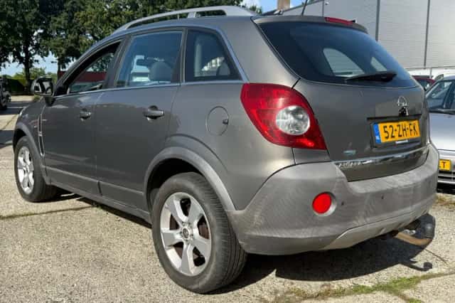 Opel Antara (2008) thumbnail 3