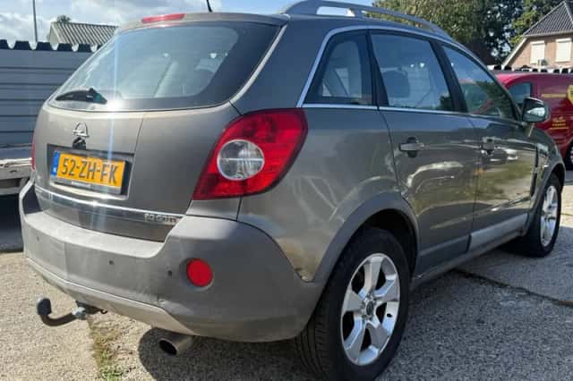 Opel Antara (2008) thumbnail 4