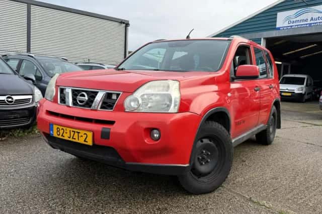 Nissan X-Trail (2009) thumbnail 1