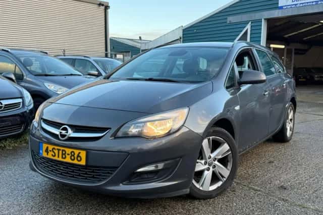Opel Astra (2013) thumbnail 1