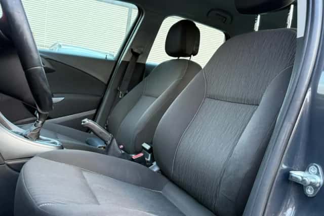 Opel Astra (2013) thumbnail 3