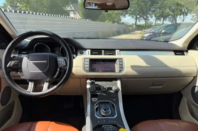 Land Rover Range Rover Evoque (2012) thumbnail 5