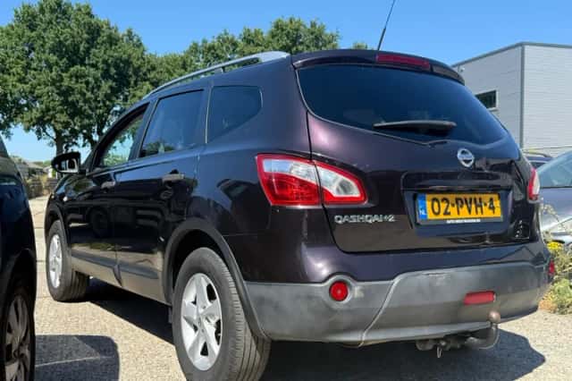 Nissan Qashqai+2 (2011) thumbnail 3