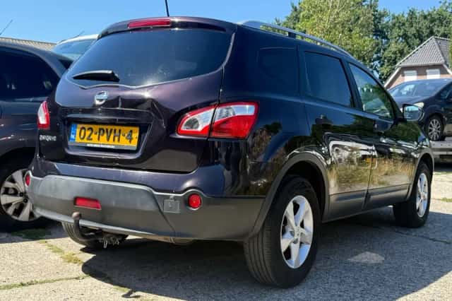 Nissan Qashqai+2 (2011) thumbnail 4