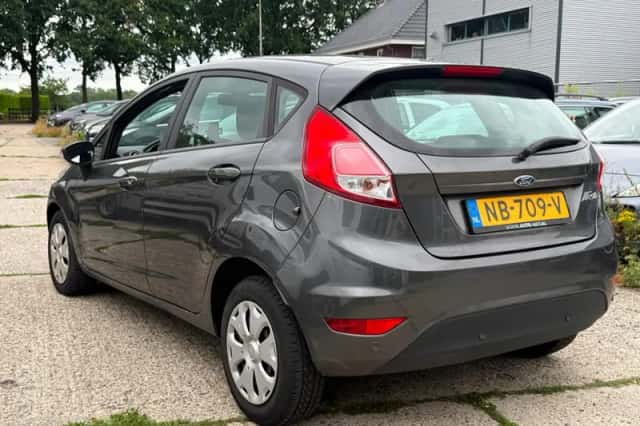 Ford Fiesta (2017) thumbnail 2