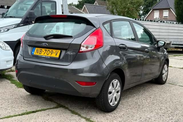 Ford Fiesta (2017) thumbnail 4