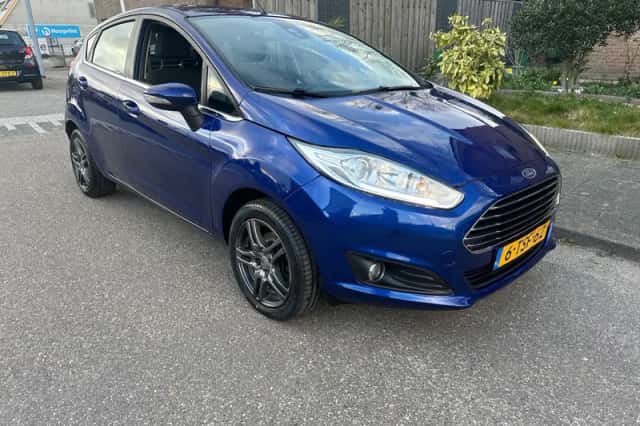 Ford Fiesta (2014) thumbnail 3