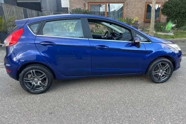 Ford Fiesta (2014) thumbnail 4