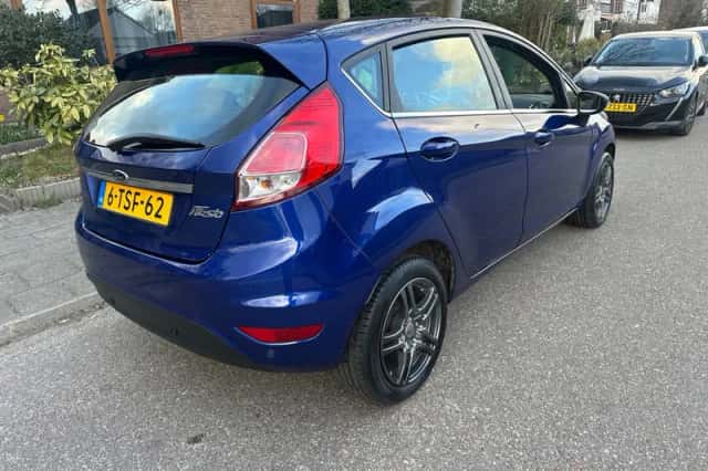 Ford Fiesta (2014) thumbnail 5