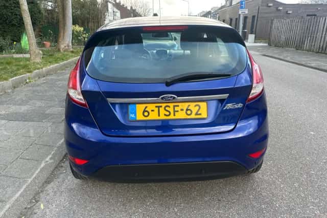 Ford Fiesta (2014) thumbnail 6