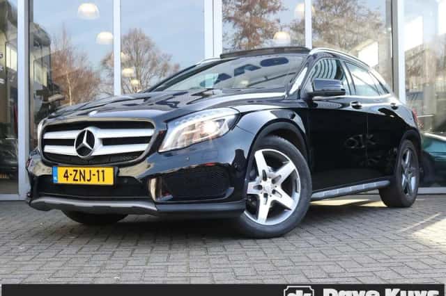 Mercedes-Benz GLA (2014) thumbnail 1