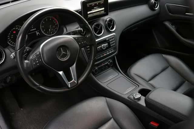 Mercedes-Benz A-Klasse (2015) thumbnail 3