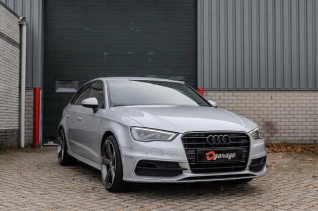 Audi A3 (2013) thumbnail 4