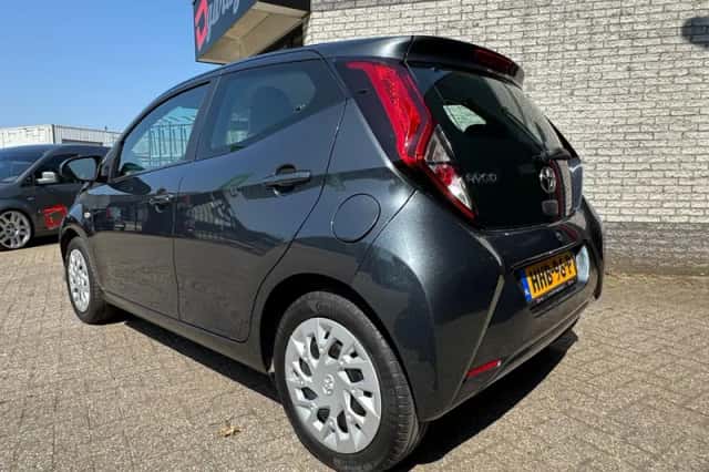 Toyota Aygo (2020) thumbnail 3