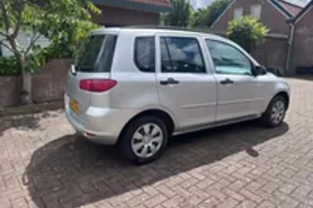 Mazda 2 (2004) thumbnail 4