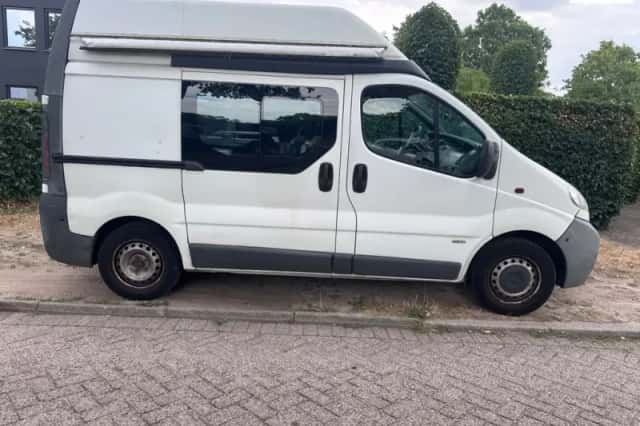 Opel Vivaro (2004) thumbnail 1
