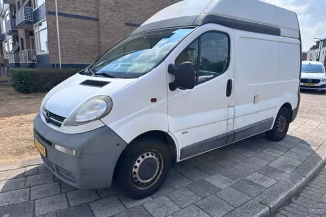 Opel Vivaro (2004) thumbnail 3