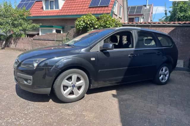 Ford Focus (2008) thumbnail 1