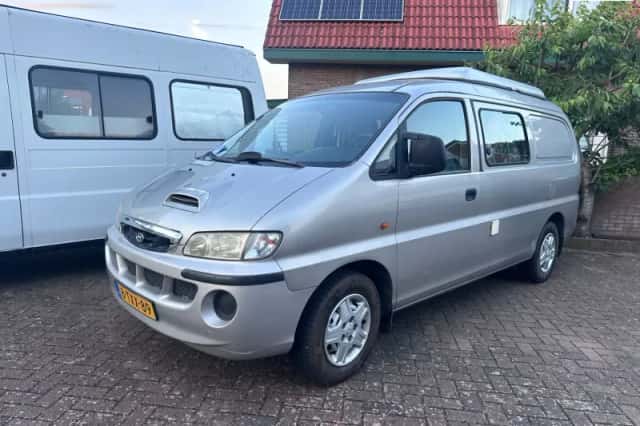 Hyundai H200 (2004) thumbnail 1
