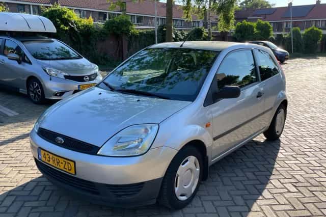 Ford Fiesta (2005) thumbnail 4