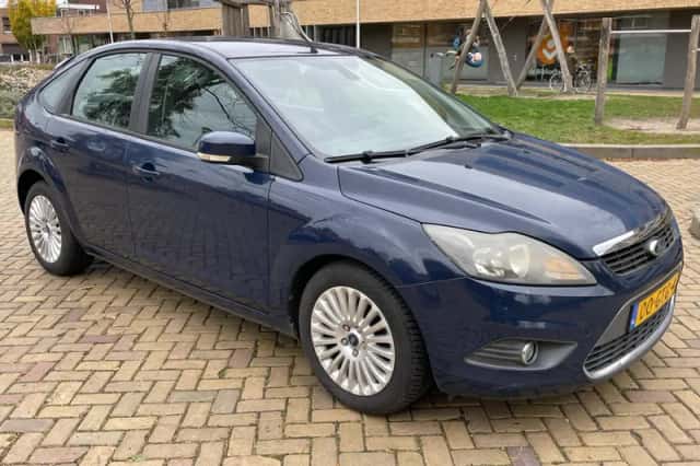 Ford Focus (2008) thumbnail 2