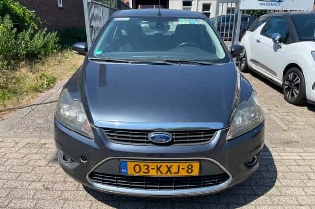 Ford Focus (2010) thumbnail 3