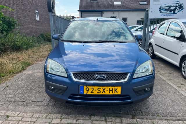 Ford Focus (2006) thumbnail 2