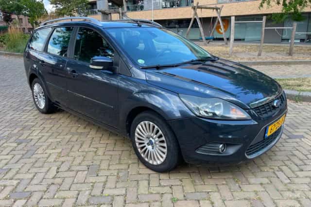 Ford Focus (2008) thumbnail 2