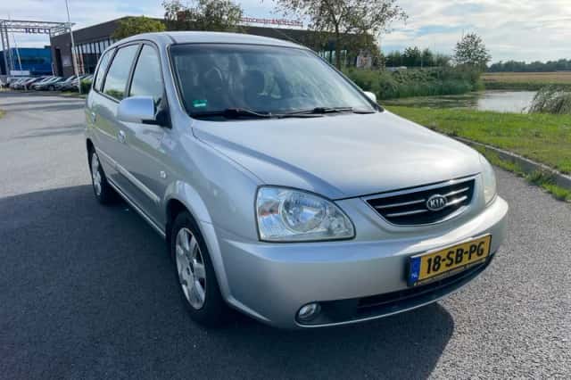Kia Carens (2005) thumbnail 1