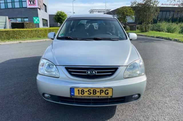 Kia Carens (2005) thumbnail 4