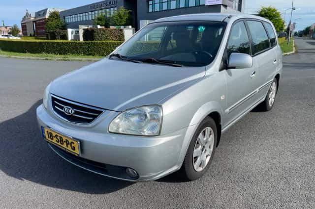 Kia Carens (2005) thumbnail 5