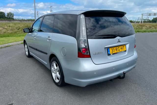 Mitsubishi Grandis (2005) thumbnail 6