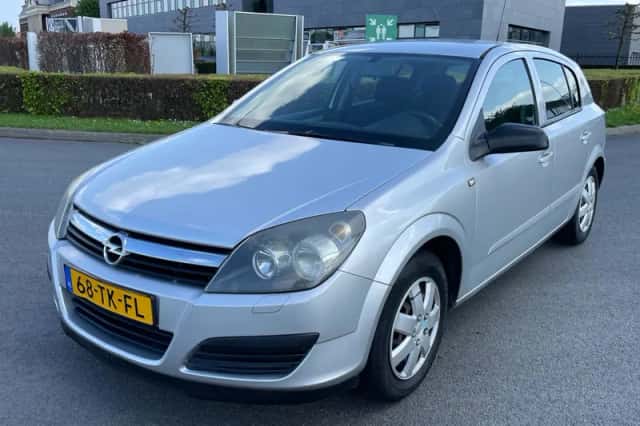Opel Astra (2006) thumbnail 4