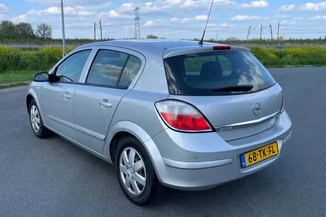 Opel Astra (2006) thumbnail 6