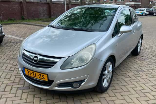 Opel Corsa (2008) thumbnail 4