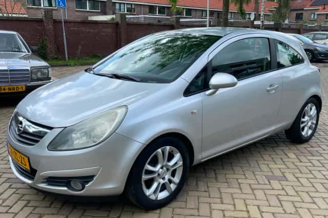 Opel Corsa (2008) thumbnail 5