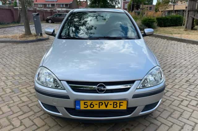 Opel Corsa (2004) thumbnail 3