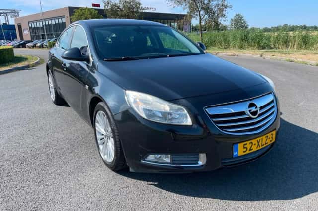 Opel Insignia (2012) thumbnail 1
