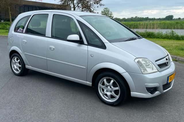 Opel Meriva (2009) thumbnail 2