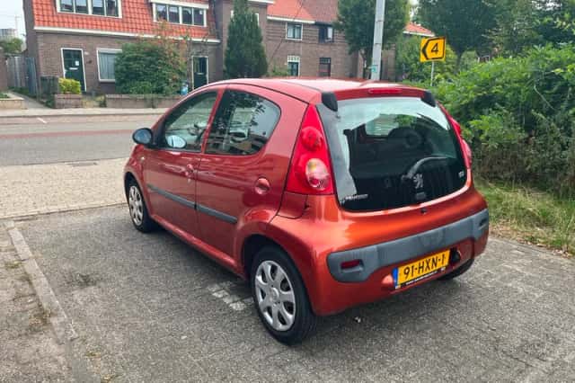 Peugeot 107 (2009) thumbnail 4