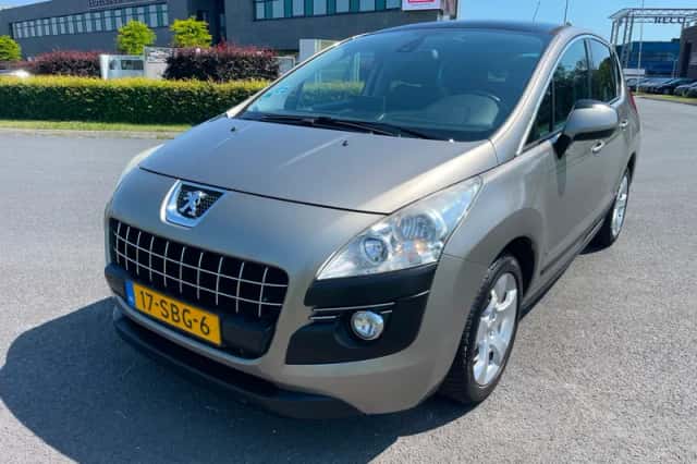 Peugeot 3008 (2011) thumbnail 4