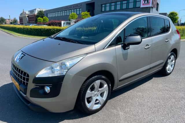Peugeot 3008 (2011) thumbnail 5