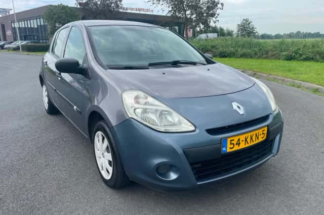 Renault Clio (2010) thumbnail 1