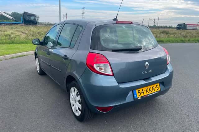 Renault Clio (2010) thumbnail 6