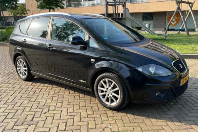 SEAT Altea XL (2012) thumbnail 2