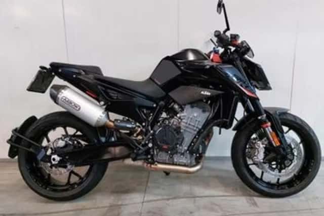 KTM 890 (2022) thumbnail 1